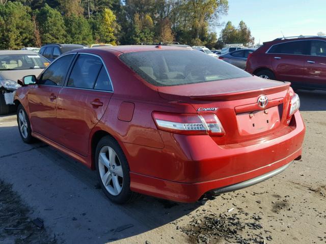 4T1BF3EK1BU748668 - 2011 TOYOTA CAMRY BASE RED photo 3