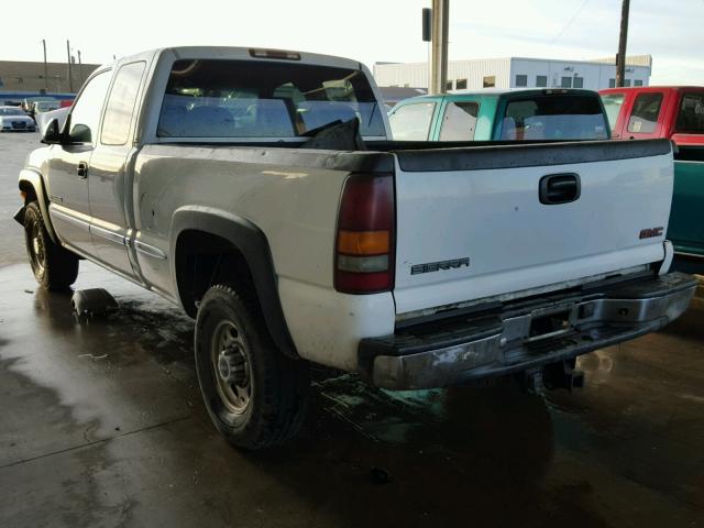 1GTHC29U61E222008 - 2001 GMC SIERRA C25 WHITE photo 3