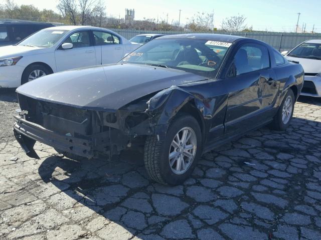 1ZVFT80N675361335 - 2007 FORD MUSTANG GRAY photo 2