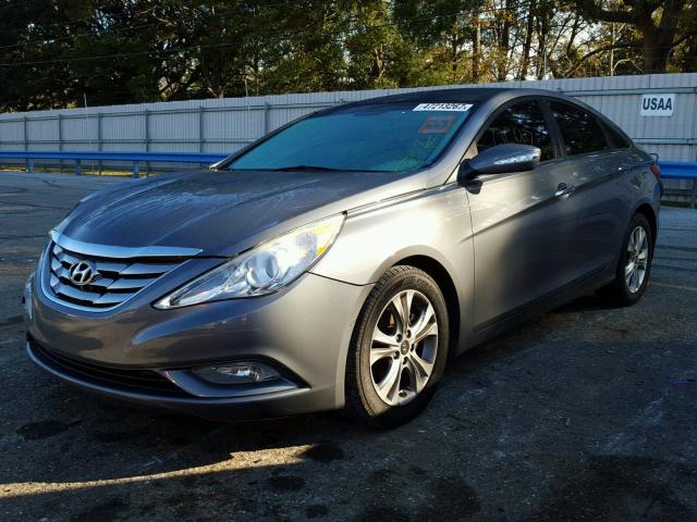 5NPEC4AC1CH475595 - 2012 HYUNDAI SONATA SE GRAY photo 2