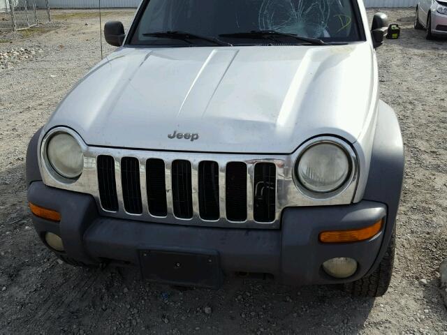 1J4GL48K42W114029 - 2002 JEEP LIBERTY SP SILVER photo 9