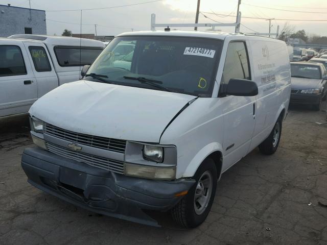 1GCDM19W11B122584 - 2001 CHEVROLET ASTRO WHITE photo 2