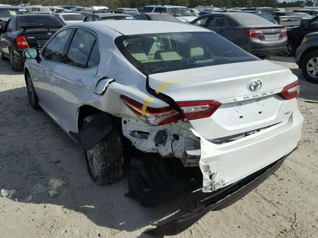 4T1B11HK3JU009573 - 2018 TOYOTA CAMRY L WHITE photo 3