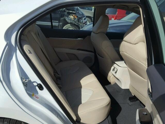 4T1B11HK3JU009573 - 2018 TOYOTA CAMRY L 白色 照片 6
