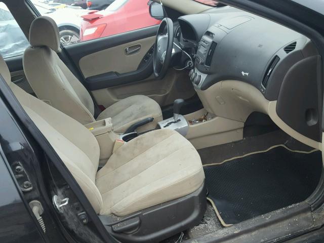 KMHDU46D28U332562 - 2008 HYUNDAI ELANTRA GL BLACK photo 5