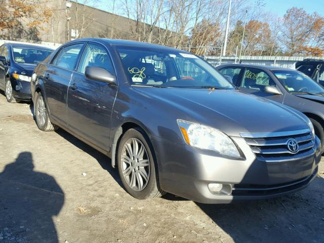 4T1BK36B05U011198 - 2005 TOYOTA AVALON XL GRAY photo 1