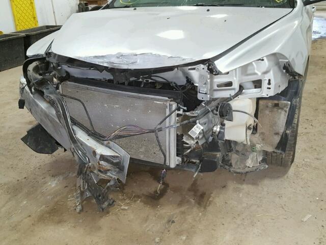 1G1ZC5E11BF329554 - 2011 CHEVROLET MALIBU 1LT SILVER photo 9