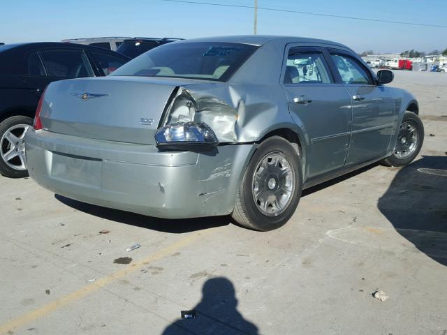 2C3KA53GX6H230357 - 2006 CHRYSLER 300 TOURIN SILVER photo 4