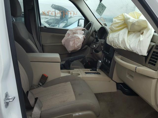 1C4PJMAK7CW114565 - 2012 JEEP LIBERTY SP WHITE photo 5