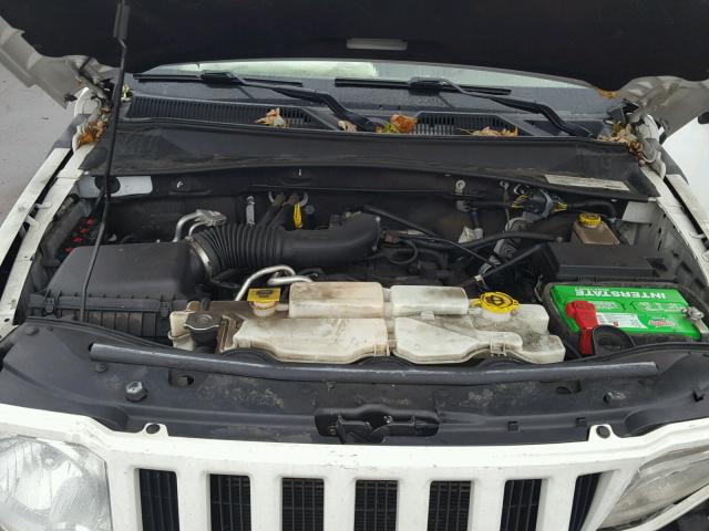 1C4PJMAK7CW114565 - 2012 JEEP LIBERTY SP WHITE photo 7