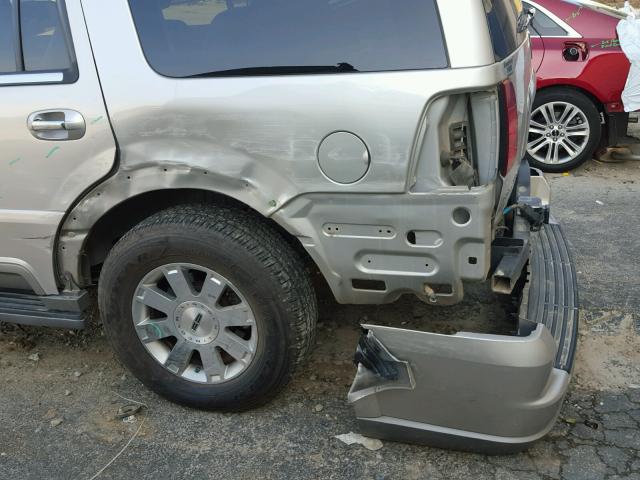 5LMFU27RX4LJ16866 - 2004 LINCOLN NAVIGATOR SILVER photo 9