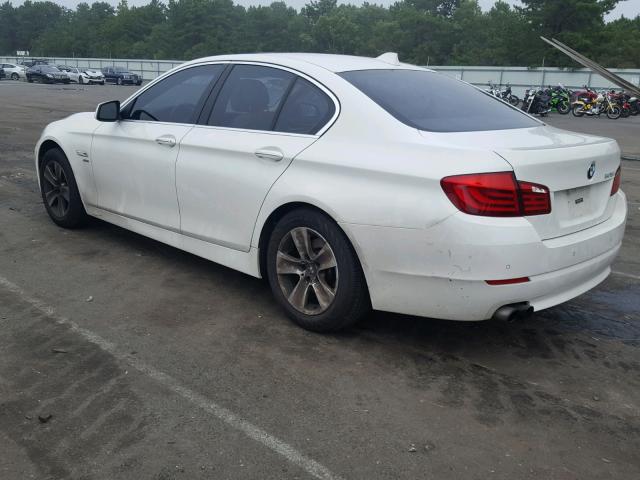 WBAXH5C59CDW04653 - 2012 BMW 528 XI WHITE photo 3