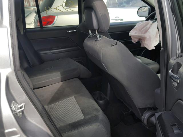 1C4NJCBA2GD600404 - 2016 JEEP COMPASS SP 灰色 照片 6