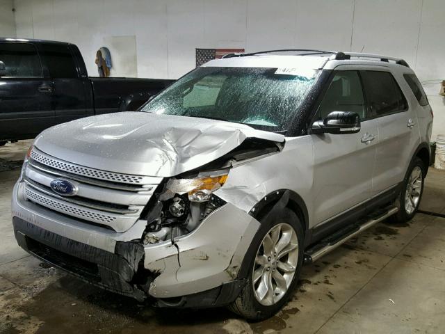 1FM5K8D85DGC24792 - 2013 FORD EXPLORER X SILVER photo 2