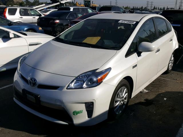 JTDKN3DP8E3061069 - 2014 TOYOTA PRIUS PLUG WHITE photo 2