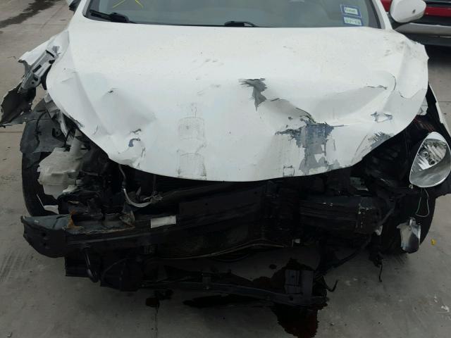 5NPDH4AE1CH125804 - 2012 HYUNDAI ELANTRA GL WHITE photo 7