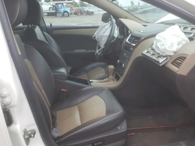 1G1ZE5EU7BF306560 - 2011 CHEVROLET MALIBU LTZ 奶油色 照片 5