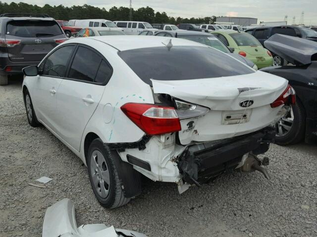 KNAFK4A67G5467621 - 2016 KIA FORTE LX WHITE photo 3