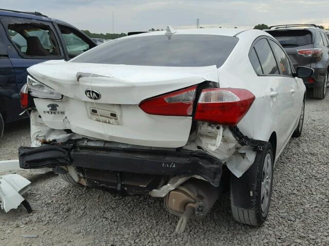 KNAFK4A67G5467621 - 2016 KIA FORTE LX WHITE photo 4