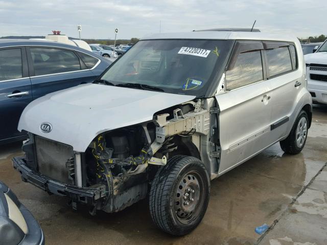 KNDJT2A19B7299836 - 2011 KIA SOUL SILVER photo 2