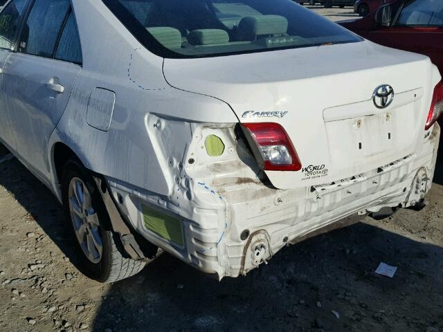 4T1BF3EKXBU646169 - 2011 TOYOTA CAMRY BASE WHITE photo 9