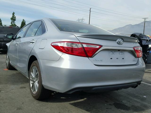 4T1BF1FK6HU426989 - 2017 TOYOTA CAMRY LE SILVER photo 3