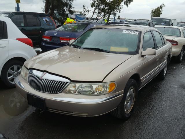 1LNFM97V1WY645119 - 1998 LINCOLN CONTINENTA TAN photo 2