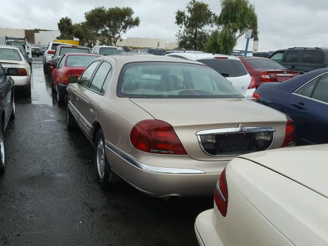 1LNFM97V1WY645119 - 1998 LINCOLN CONTINENTA TAN photo 3