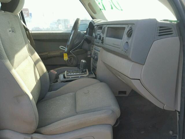 1J8HG48K36C273638 - 2006 JEEP COMMANDER TAN photo 5