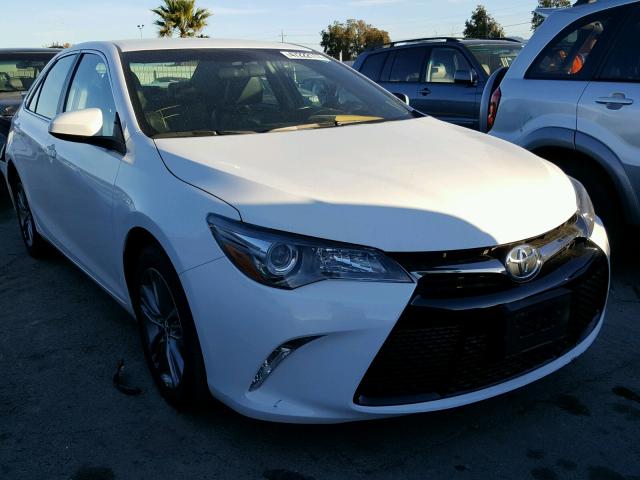 4T1BF1FK5GU556440 - 2016 TOYOTA CAMRY LE WHITE photo 1