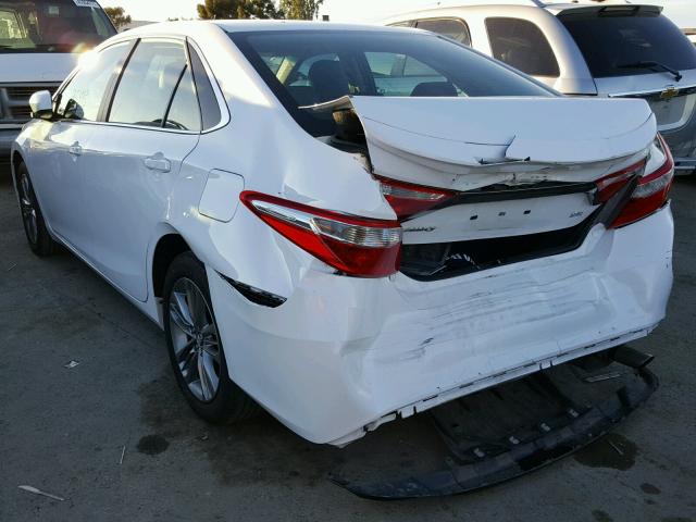 4T1BF1FK5GU556440 - 2016 TOYOTA CAMRY LE WHITE photo 3