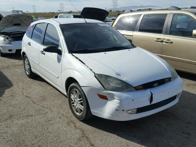 3FAHP37323R142263 - 2003 FORD FOCUS ZX5 WHITE photo 1