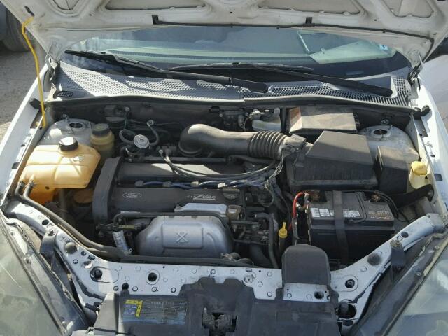 3FAHP37323R142263 - 2003 FORD FOCUS ZX5 WHITE photo 7