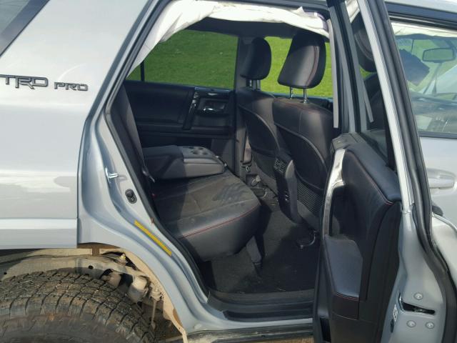 JTEBU5JR3H5458827 - 2017 TOYOTA 4RUNNER SR 灰色 照片 6