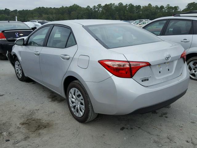 5YFBURHEXHP723650 - 2017 TOYOTA COROLLA L SILVER photo 3