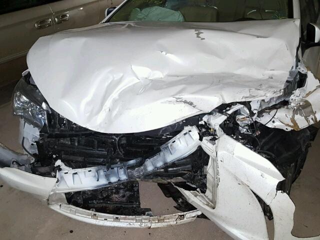 4T1BF1FK2GU515568 - 2016 TOYOTA CAMRY LE თეთრი ფოტო 9