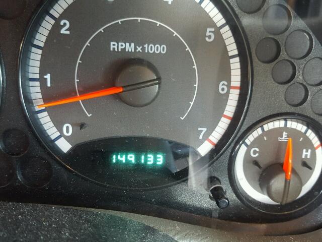 1J4GK48K95W510433 - 2005 JEEP LIBERTY SP GOLD photo 8