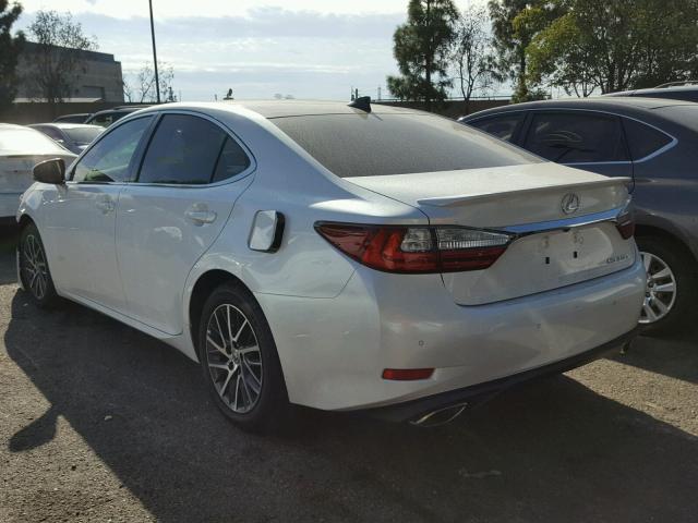 58ABK1GG2HU061127 - 2017 LEXUS ES 350 WHITE photo 3