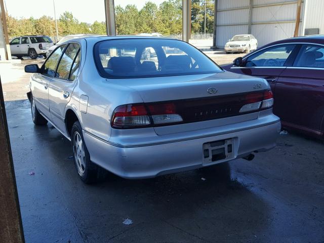 JNKCA21A9WT625709 - 1998 INFINITI I30 SILVER photo 3