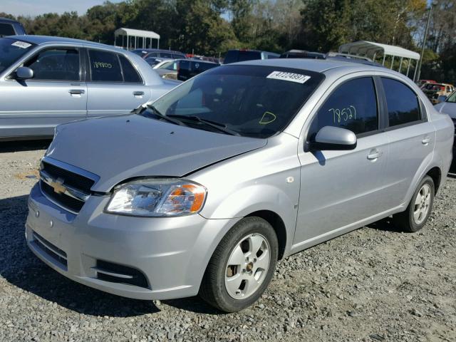 KL1TD56637B109617 - 2007 CHEVROLET AVEO BASE SILVER photo 2