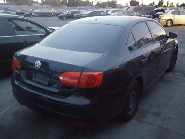 3VW1K7AJ0DM411073 - 2013 VOLKSWAGEN JETTA BASE BLACK photo 4