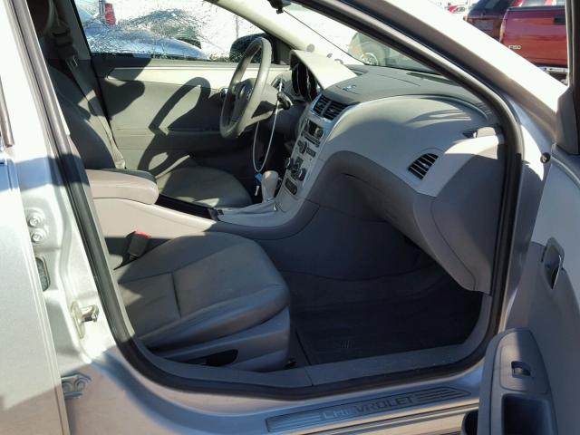 1G1ZC5E10BF117373 - 2011 CHEVROLET MALIBU 1LT 银色 照片 5