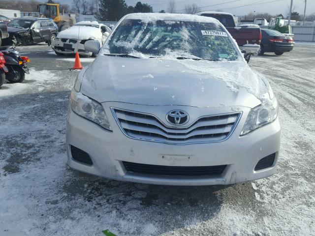 4T1BF3EK8BU777309 - 2011 TOYOTA CAMRY BASE SILVER photo 10