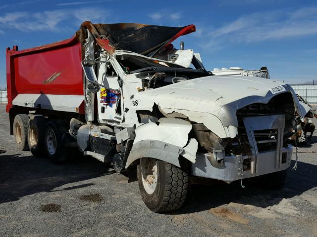 1M2AX07C4CM010832 - 2012 MACK 700 GU700 TWO TONE photo 1