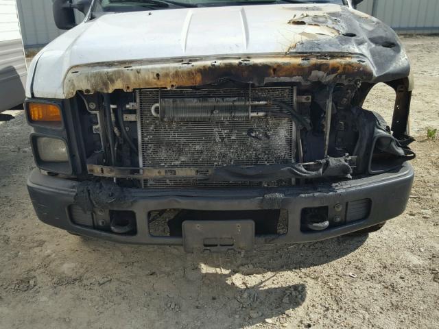 1FTWF30508EB76938 - 2008 FORD F350 SRW S WHITE photo 9