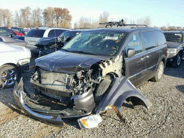 2C4RC1BG0GR208555 - 2016 CHRYSLER TOWN & COU GRAY photo 2