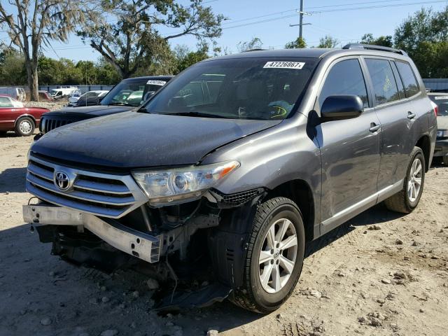 5TDZA3EH0DS035631 - 2013 TOYOTA HIGHLANDER GRAY photo 2