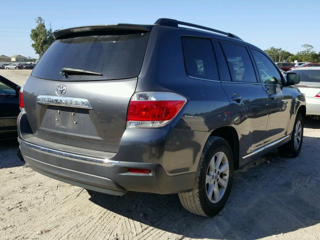 5TDZA3EH0DS035631 - 2013 TOYOTA HIGHLANDER GRAY photo 4