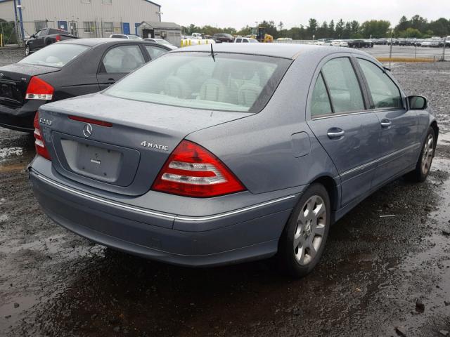 WDBRF81J35F722982 - 2005 MERCEDES-BENZ C 240 4MAT BLUE photo 4