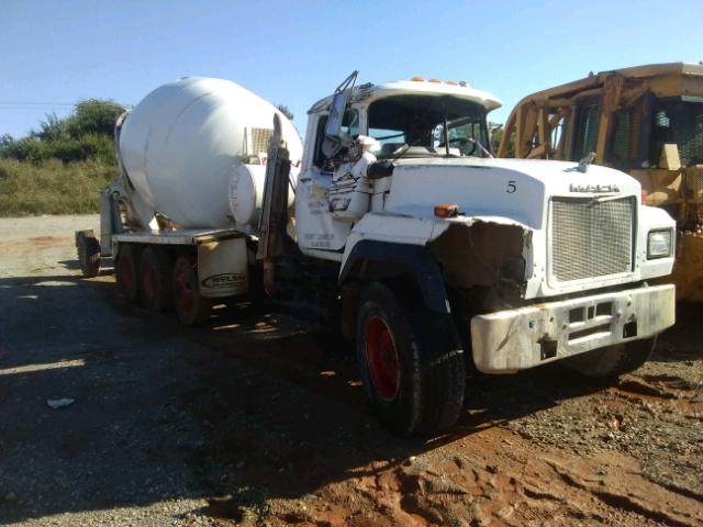 1M2P264C91M032676 - 2001 MACK 600 RD600 WHITE photo 1